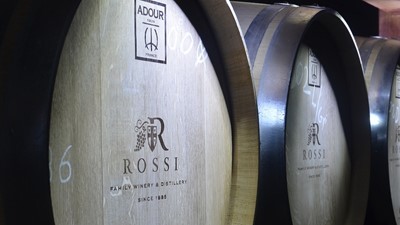 rossi-bacve-barrels-vino.jpg